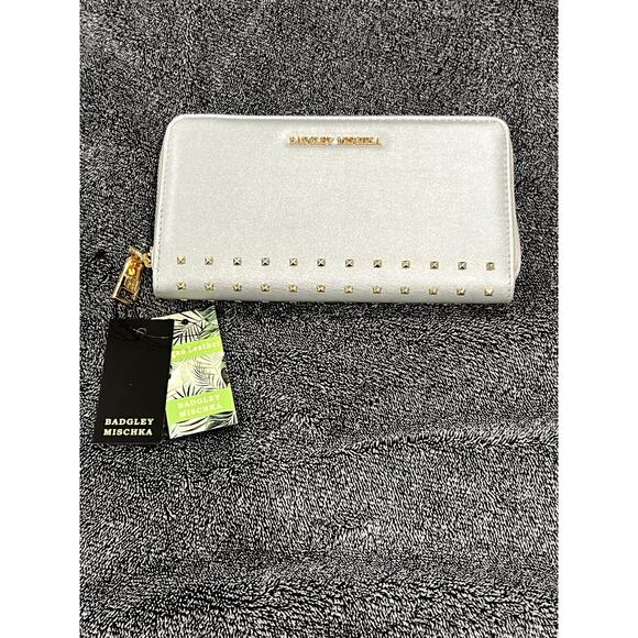 NEW Badgley Mischka Silver Studded Zip around Wallet - Picture 1 of 5